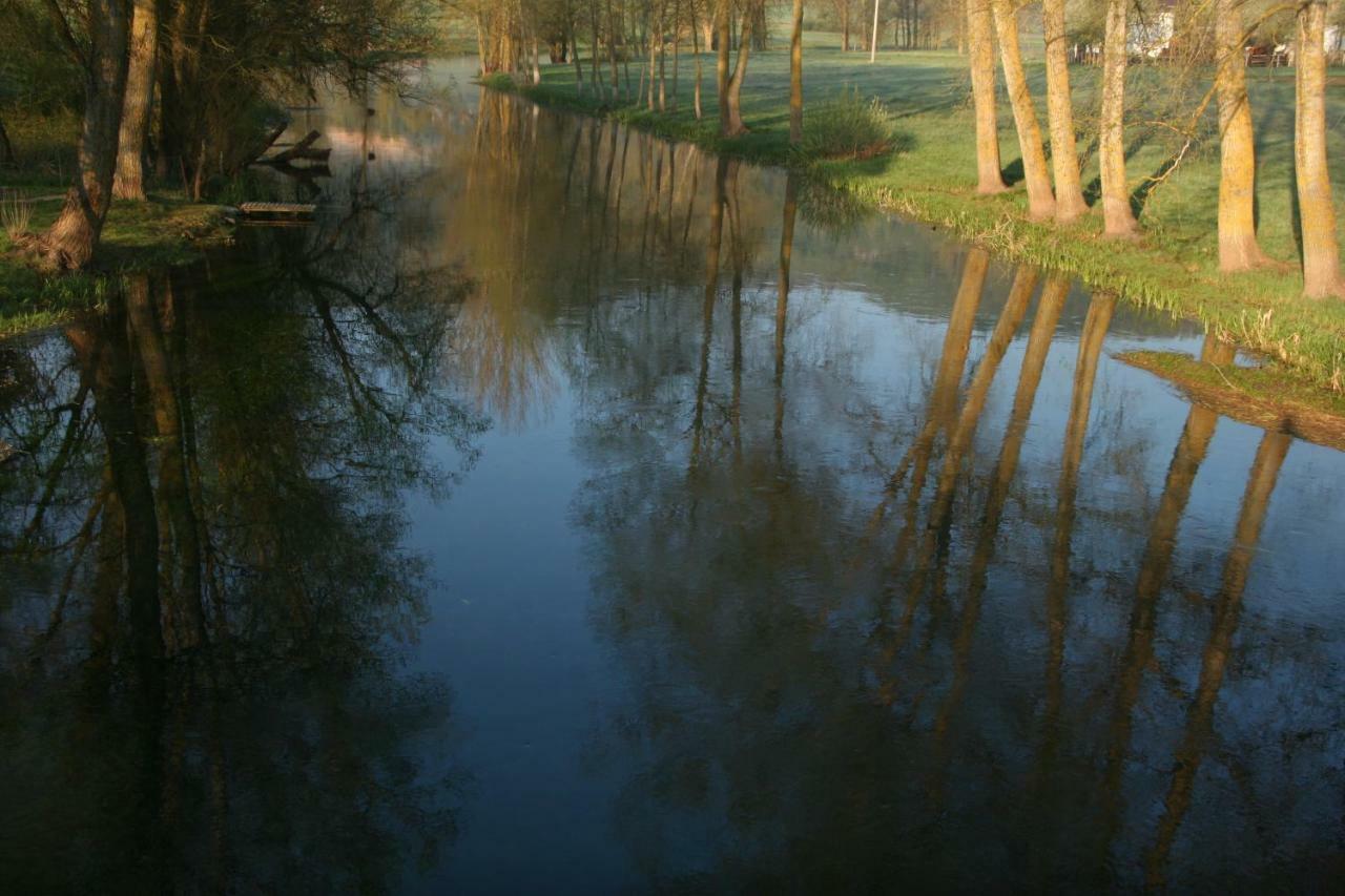 Vrhovine Guesthouse Samolov מראה חיצוני תמונה