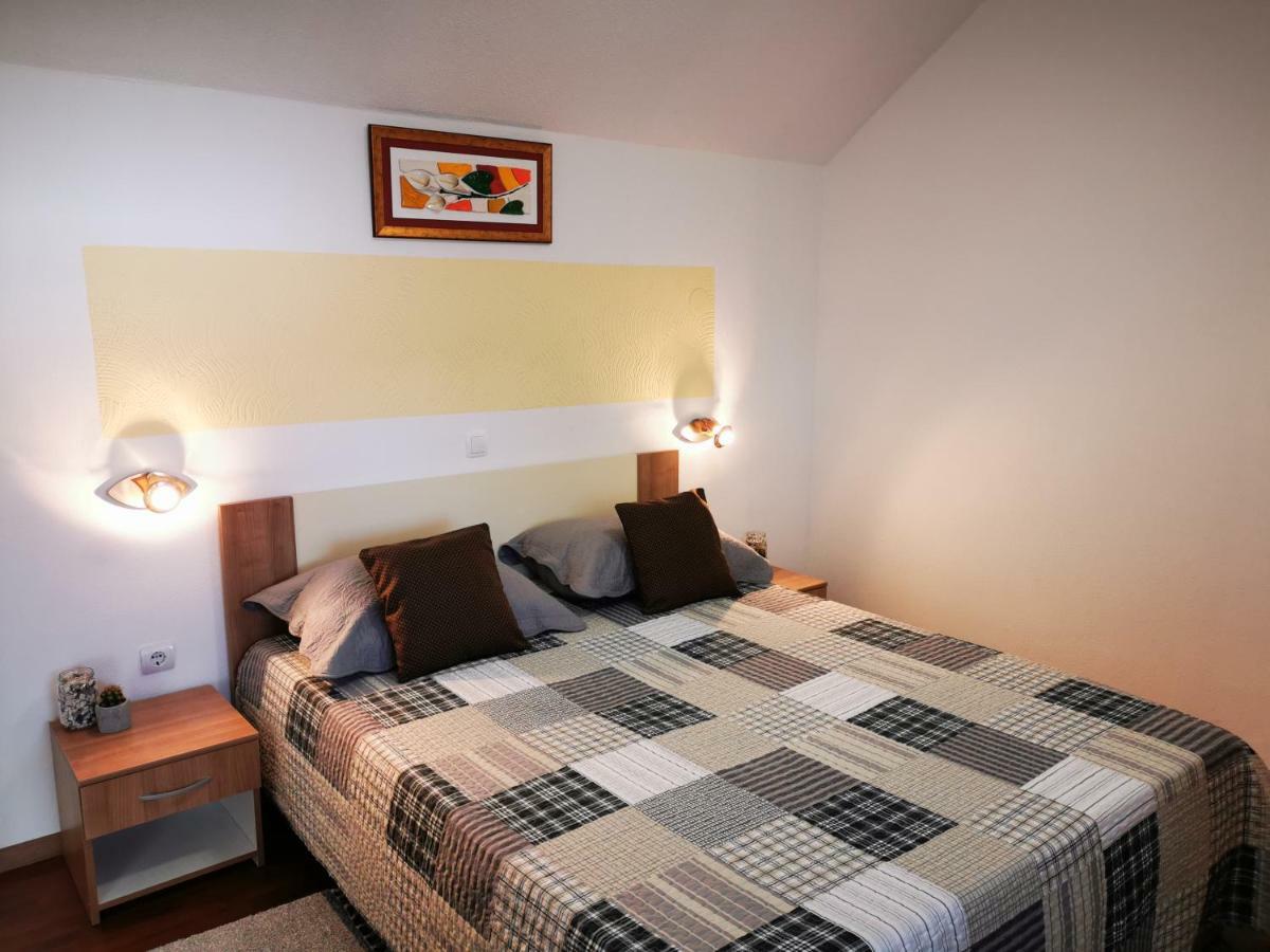 Vrhovine Guesthouse Samolov מראה חיצוני תמונה