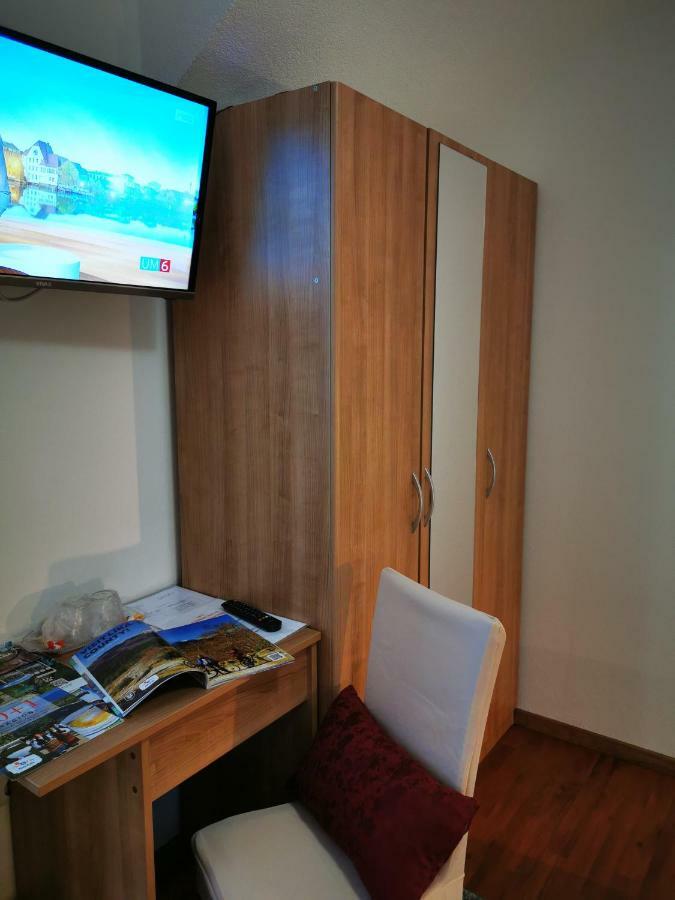 Vrhovine Guesthouse Samolov מראה חיצוני תמונה